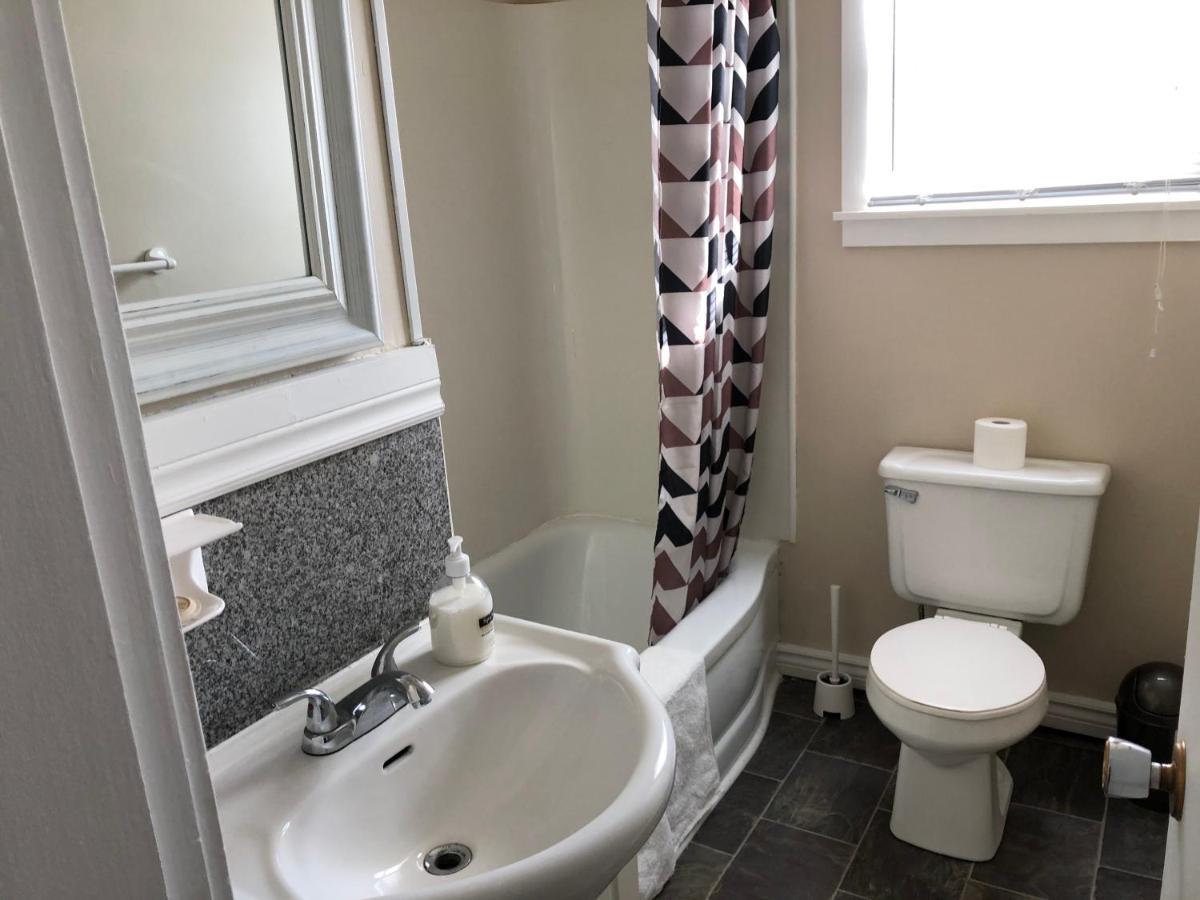 Auberge Restwell Motel Berrys Mills Экстерьер фото