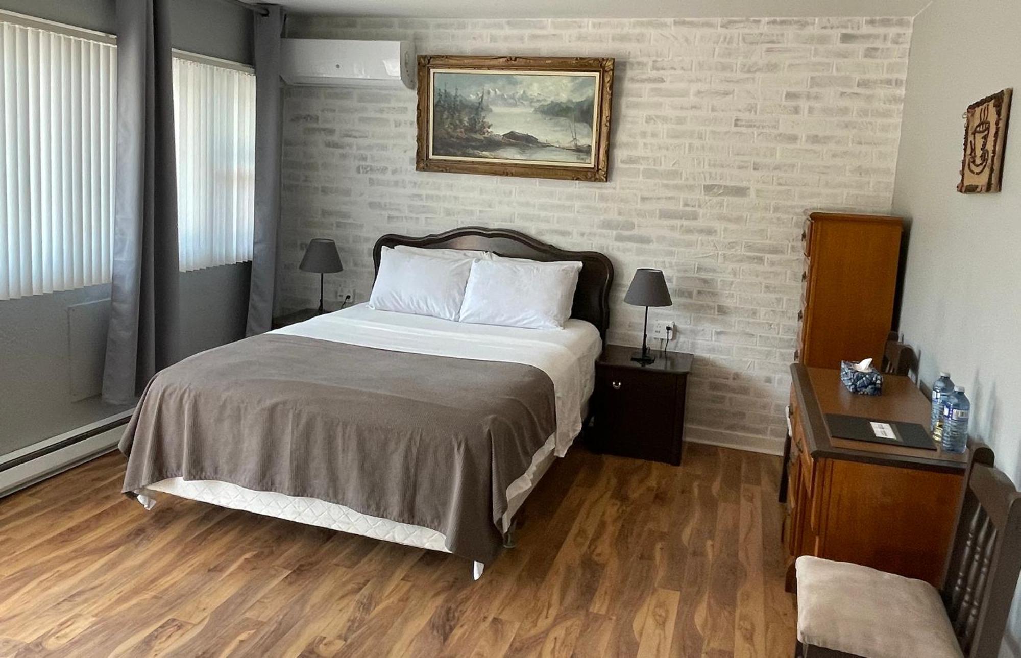 Auberge Restwell Motel Berrys Mills Экстерьер фото