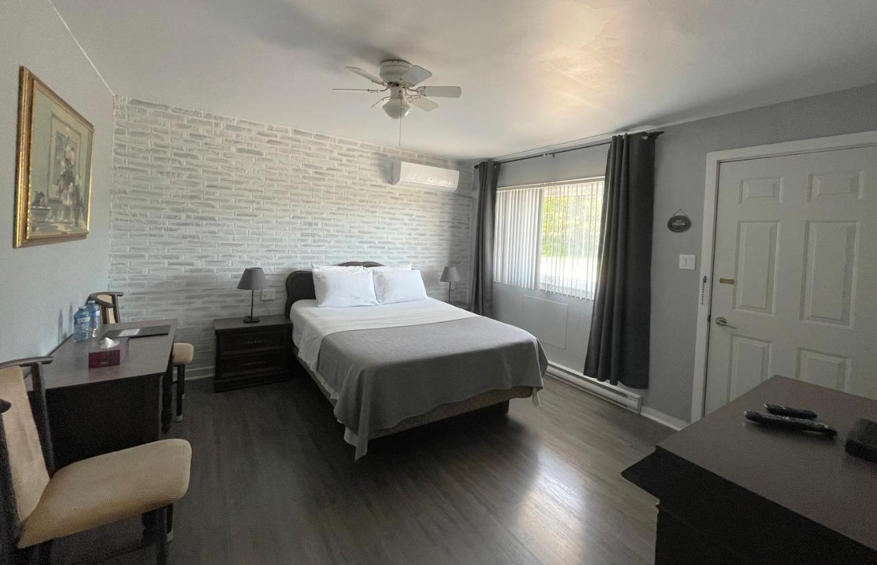Auberge Restwell Motel Berrys Mills Экстерьер фото