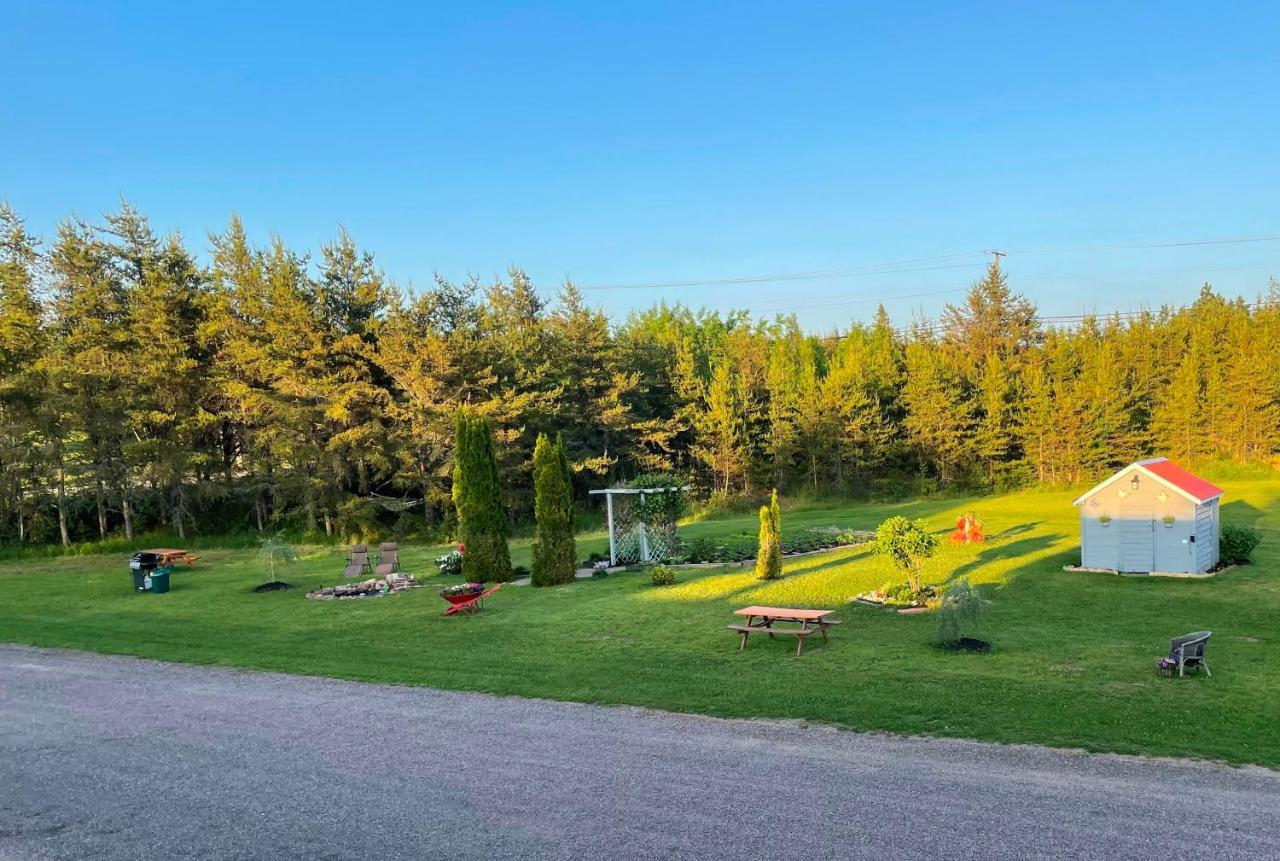 Auberge Restwell Motel Berrys Mills Экстерьер фото