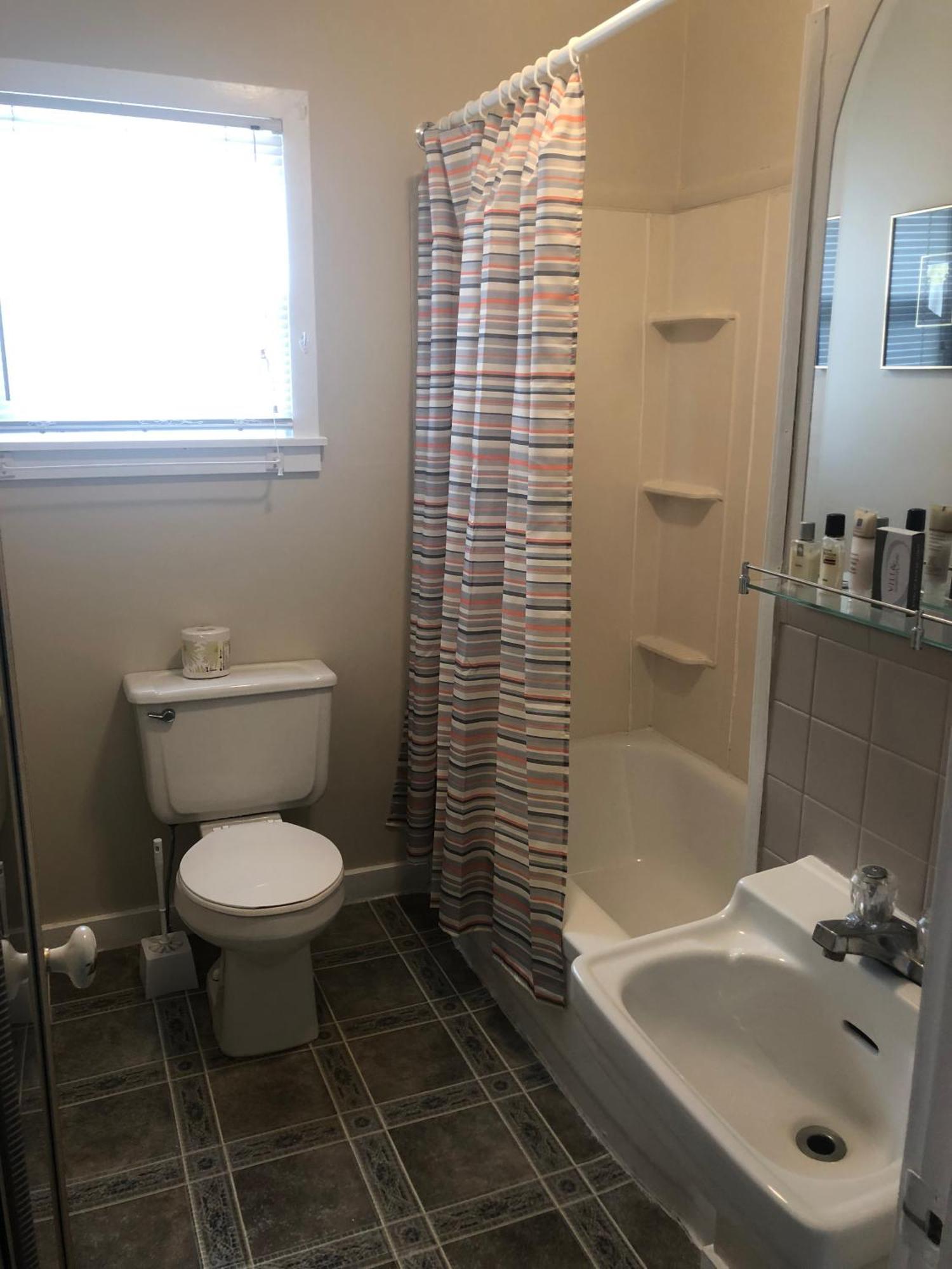 Auberge Restwell Motel Berrys Mills Экстерьер фото