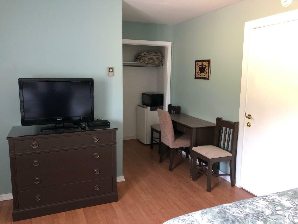 Auberge Restwell Motel Berrys Mills Экстерьер фото